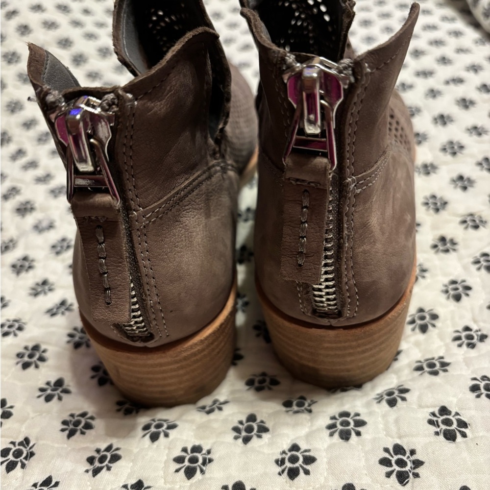 Dolce Vita Tan Leather Bootie  size 8 - Picture 2 of 7